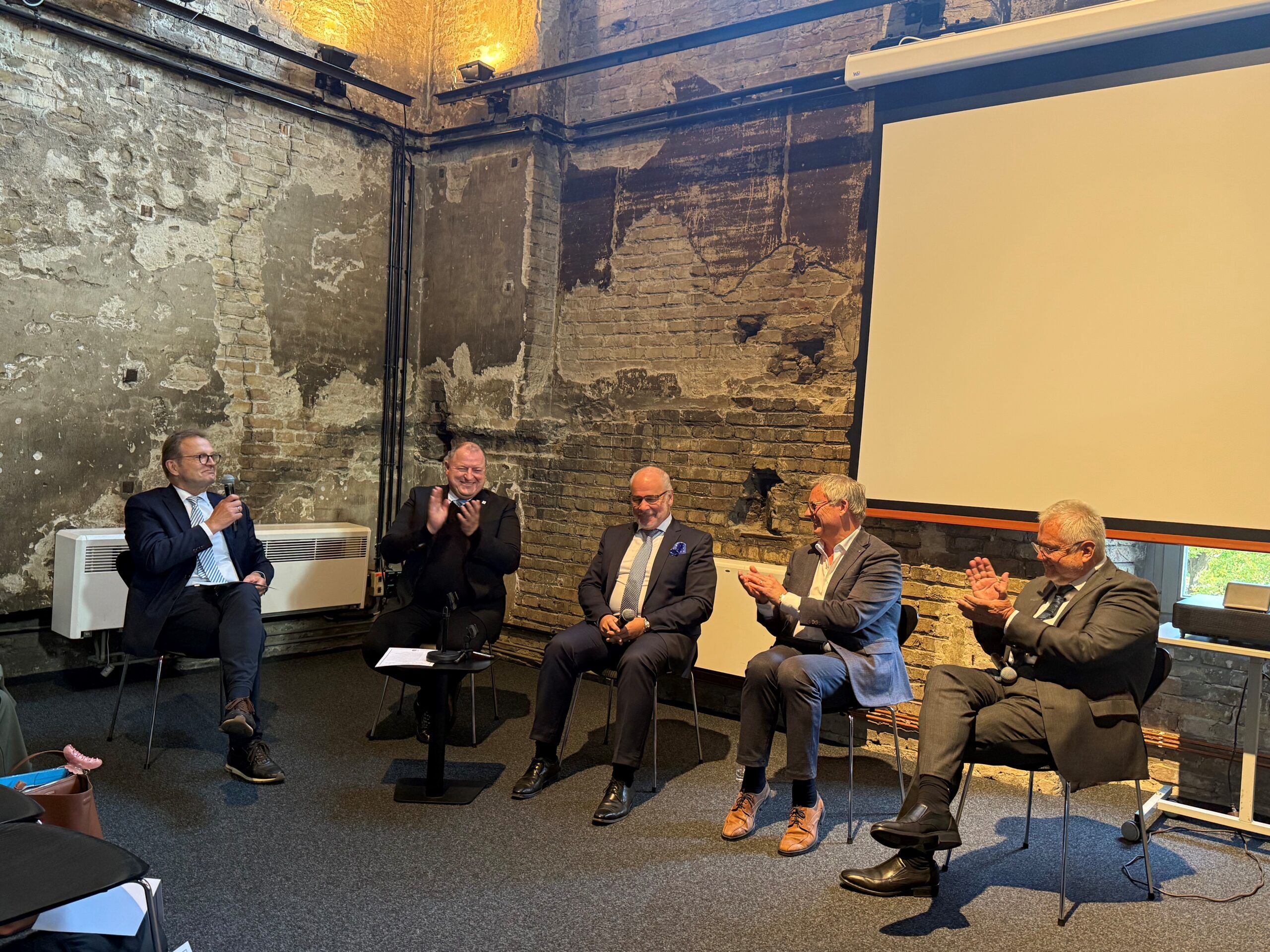 „Wir brauchen mehr Cannabis-Fertigarzneimittel“