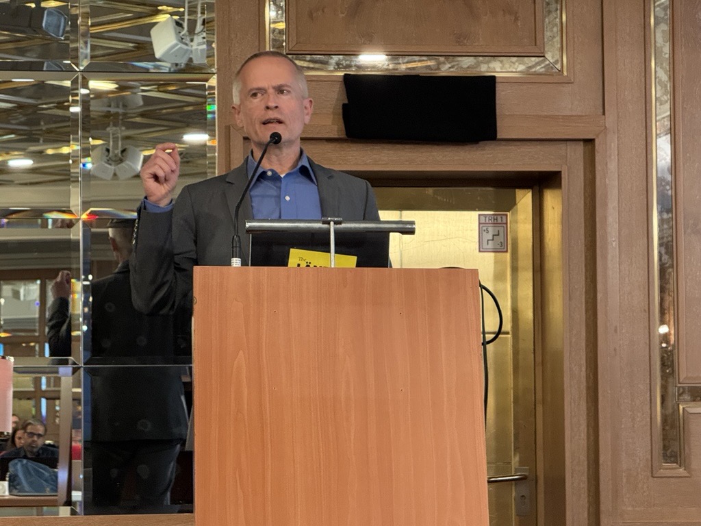 Kammer Baden-Württemberg: Grundbeitrag steigt, Umlage sinkt