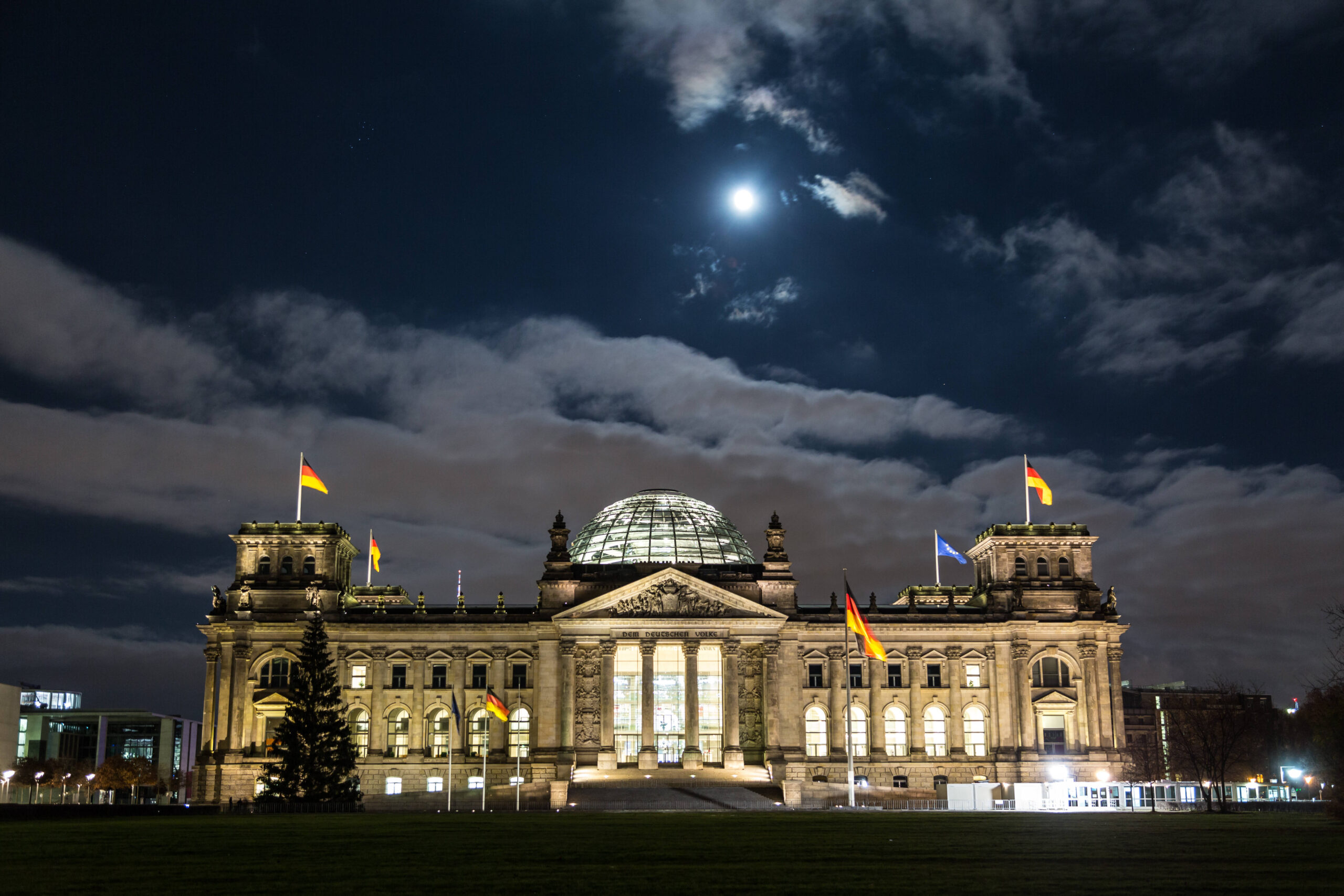 Honorar: Regierung stellt zurück, Regierung lehnt ab