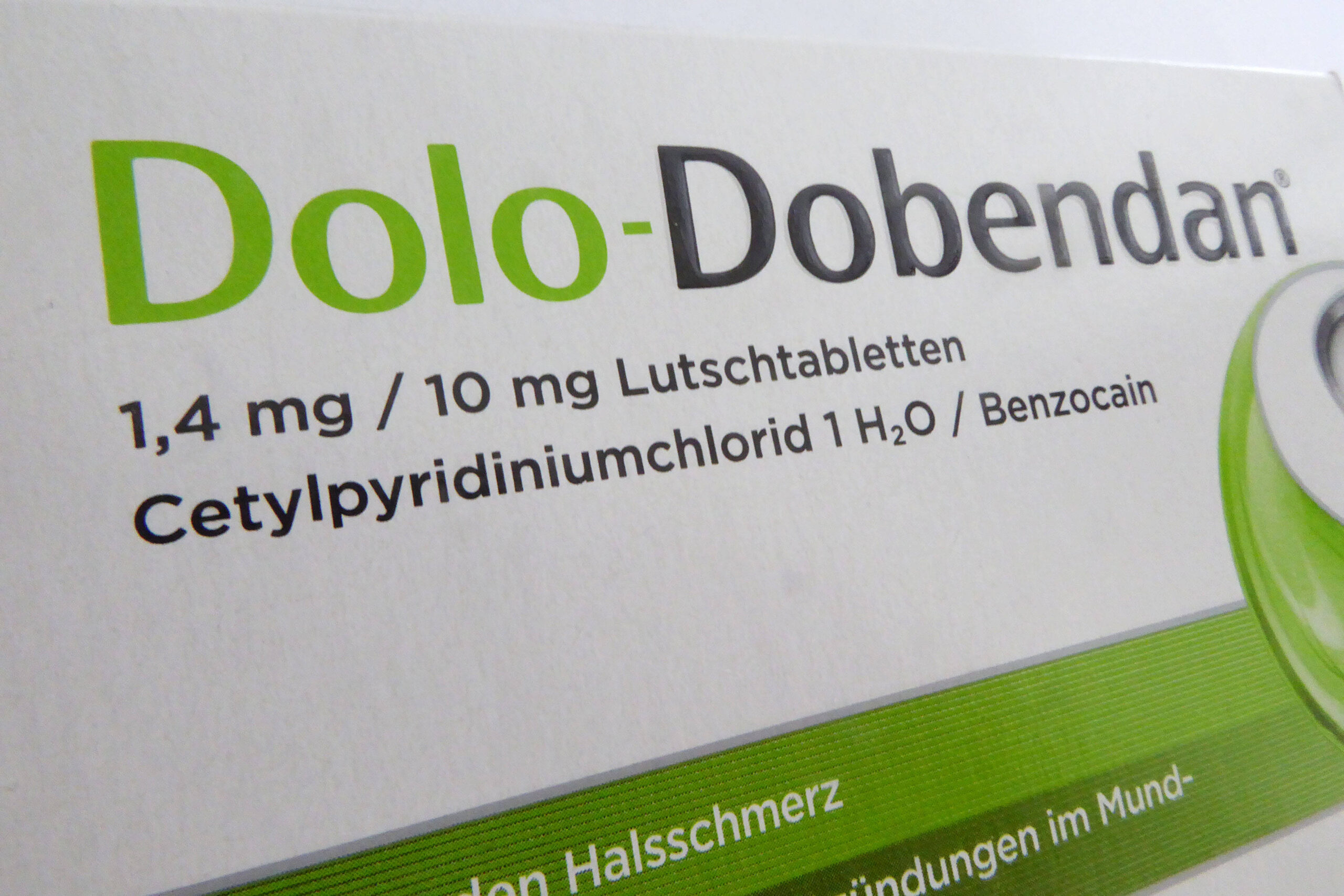 Was steckt hinter weiß verfärbtem Dolo-Dobendan?
