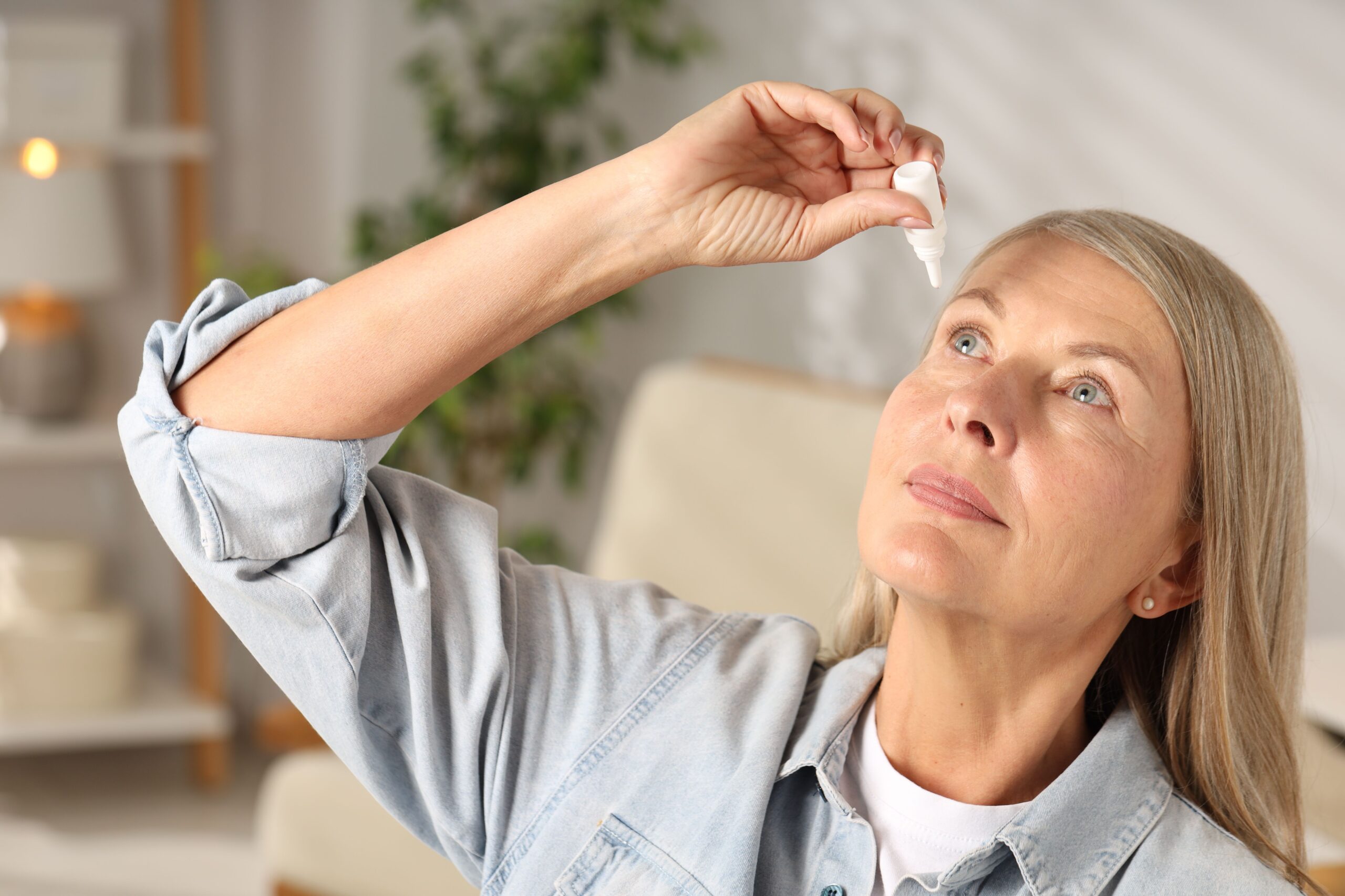 Neue Augentropfenkombi gegen Alterssichtigkeit